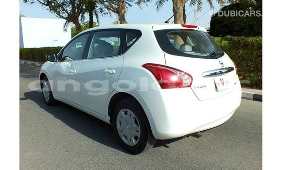 Comprar Importar Nissan Tiida Branco Carro em Import - Dubai em Bengo Province Comprar Importar Nissan Tiida Branco Carro em Import - Dubai em Bengo Province
