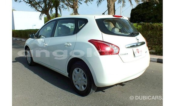 Comprar Importar Nissan Tiida Branco Carro em Import - Dubai em Bengo Province Comprar Importar Nissan Tiida Branco Carro em Import - Dubai em Bengo Province