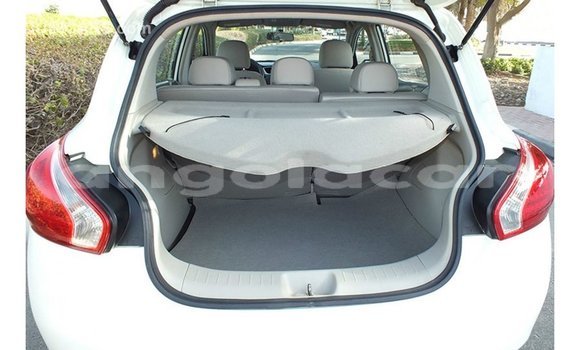 Comprar Importar Nissan Tiida Branco Carro em Import - Dubai em Bengo Province Comprar Importar Nissan Tiida Branco Carro em Import - Dubai em Bengo Province