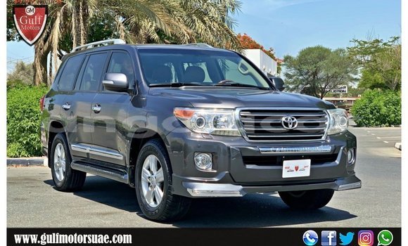 Comprar Importar Toyota Land Cruiser Outro Carro em Import - Dubai em Bengo Province