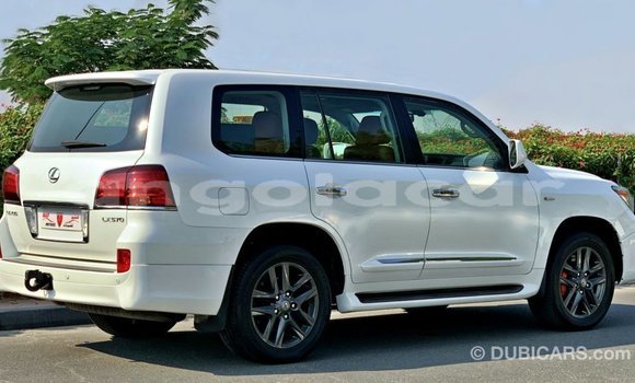 Comprar Importar Lexus LX Branco Carro em Import - Dubai em Bengo Province Comprar Importar Lexus LX Branco Carro em Import - Dubai em Bengo Province