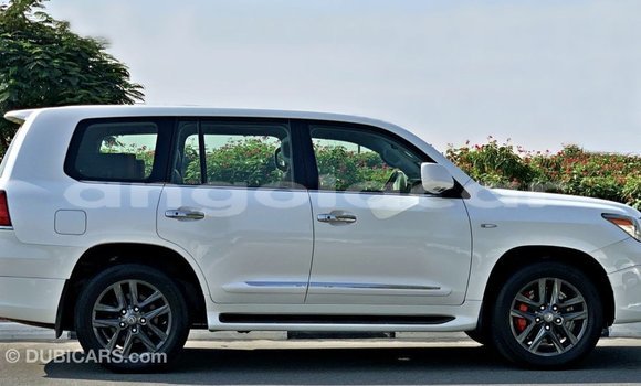 Comprar Importar Lexus LX Branco Carro em Import - Dubai em Bengo Province Comprar Importar Lexus LX Branco Carro em Import - Dubai em Bengo Province