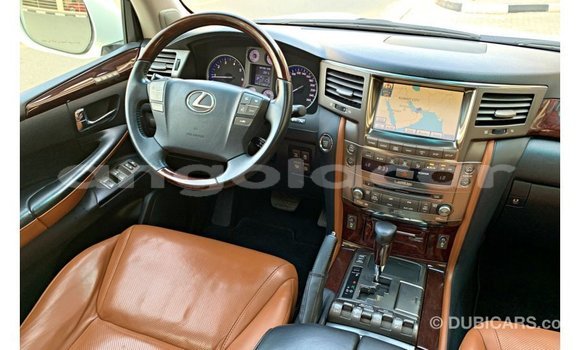 Comprar Importar Lexus LX Branco Carro em Import - Dubai em Bengo Province Comprar Importar Lexus LX Branco Carro em Import - Dubai em Bengo Province