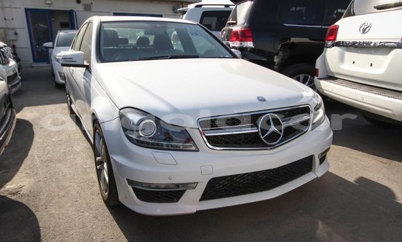 Buy Import Mercedes-Benz 200 White Car in Import - Dubai in Bengo Province Buy Import Mercedes-Benz 200 White Car in Import - Dubai in Bengo Province