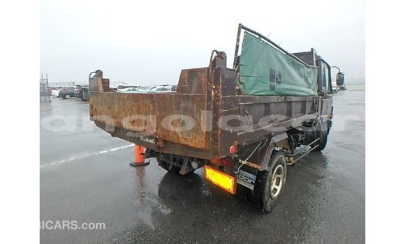 Comprar Importar Nissan Evalia Marrom Caminhão em Import - Dubai em Bengo Province Comprar Importar Nissan Evalia Marrom Caminhão em Import - Dubai em Bengo Province