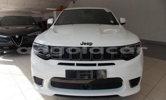 Comprar Usado Jeep Grand Cherokee SRT8 Branco Carro em Luanda em Luanda Province
