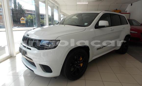 Comprar Usado Jeep Grand Cherokee SRT8 Branco Carro em Luanda em Luanda Province Comprar Usado Jeep Grand Cherokee SRT8 Branco Carro em Luanda em Luanda Province