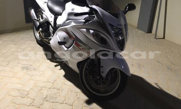 Buy Used Suzuki HAYABUSA White Bike in Luanda in Luanda Province Buy Used Suzuki HAYABUSA White Bike in Luanda in Luanda Province