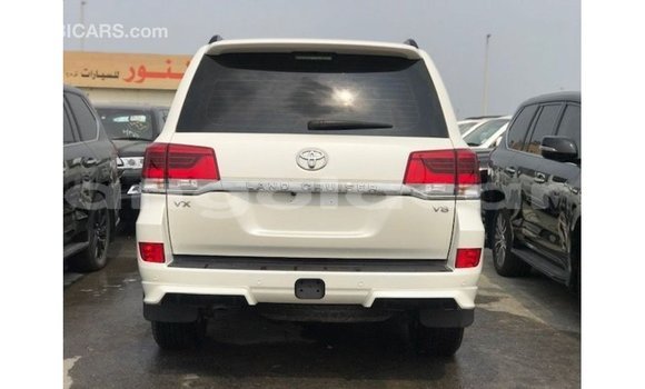 Comprar Importar Toyota Land Cruiser Branco Carro em Import - Dubai em Bengo Province Comprar Importar Toyota Land Cruiser Branco Carro em Import - Dubai em Bengo Province