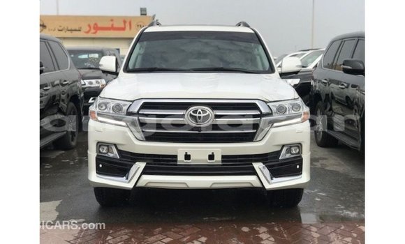 Comprar Importar Toyota Land Cruiser Branco Carro em Import - Dubai em Bengo Province Comprar Importar Toyota Land Cruiser Branco Carro em Import - Dubai em Bengo Province