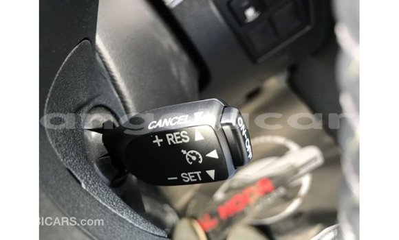 Comprar Importar Toyota Land Cruiser Branco Carro em Import - Dubai em Bengo Province Comprar Importar Toyota Land Cruiser Branco Carro em Import - Dubai em Bengo Province