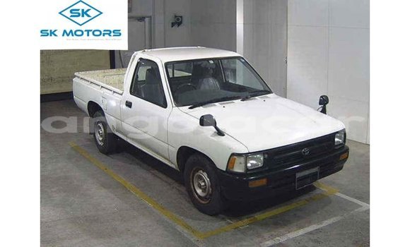 Buy Import Toyota Hilux White Car in Import - Dubai in Bengo Province