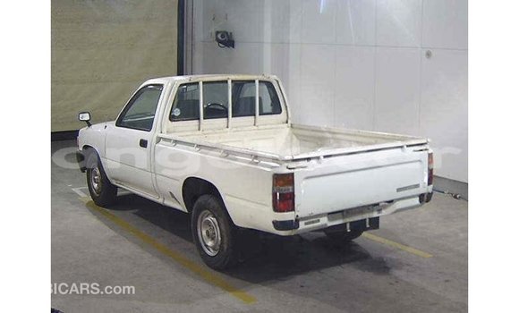 Comprar Importar Toyota Hilux Branco Carro em Import - Dubai em Bengo Province Comprar Importar Toyota Hilux Branco Carro em Import - Dubai em Bengo Province