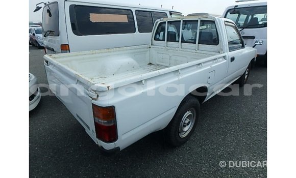 Comprar Importar Toyota Hilux Branco Carro em Import - Dubai em Bengo Province Comprar Importar Toyota Hilux Branco Carro em Import - Dubai em Bengo Province