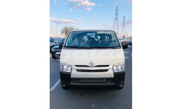 Comprar Importar Toyota Hiace Branco Carro em Import - Dubai em Bengo Province Comprar Importar Toyota Hiace Branco Carro em Import - Dubai em Bengo Province