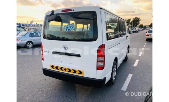 Comprar Importar Toyota Hiace Branco Carro em Import - Dubai em Bengo Province Comprar Importar Toyota Hiace Branco Carro em Import - Dubai em Bengo Province