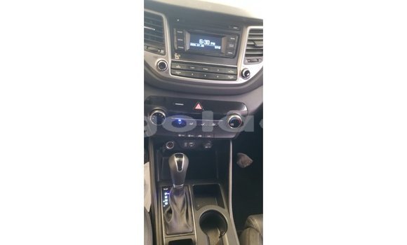 Acheter Import Voiture Hyundai Tucson Blanc à Import - Dubai, Province de Bengo Acheter Import Voiture Hyundai Tucson Blanc à Import - Dubai, Province de Bengo