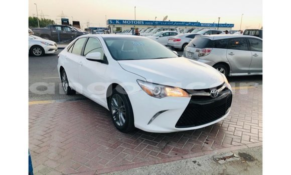 Acheter Import Voiture Toyota Camry Blanc à Import - Dubai, Province de Bengo Acheter Import Voiture Toyota Camry Blanc à Import - Dubai, Province de Bengo