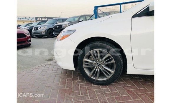 Acheter Import Voiture Toyota Camry Blanc à Import - Dubai, Province de Bengo Acheter Import Voiture Toyota Camry Blanc à Import - Dubai, Province de Bengo