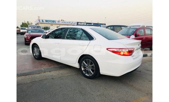 Acheter Import Voiture Toyota Camry Blanc à Import - Dubai, Province de Bengo Acheter Import Voiture Toyota Camry Blanc à Import - Dubai, Province de Bengo
