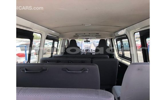 Comprar Importar Toyota Hiace Branco Carro em Import - Dubai em Bengo Province Comprar Importar Toyota Hiace Branco Carro em Import - Dubai em Bengo Province