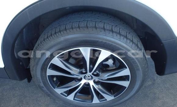 Comprar Usado Toyota RAV4 Vermelho Carro em Luanda em Luanda Province Comprar Usado Toyota RAV4 Vermelho Carro em Luanda em Luanda Province