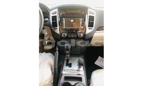 Comprar Importar Mitsubishi Pajero Preto Carro em Import - Dubai em Bengo Province Comprar Importar Mitsubishi Pajero Preto Carro em Import - Dubai em Bengo Province