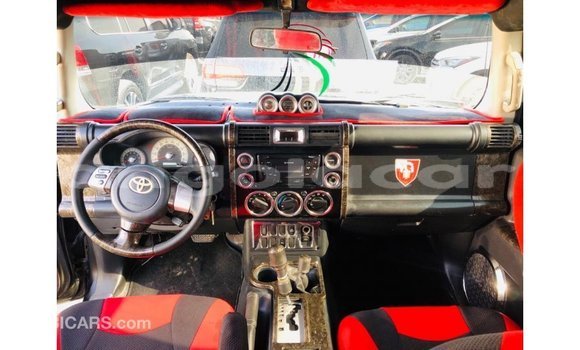 Acheter Import Voiture Toyota FJ Cruiser Noir à Import - Dubai, Province de Bengo Acheter Import Voiture Toyota FJ Cruiser Noir à Import - Dubai, Province de Bengo