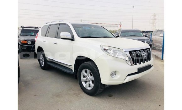 Acheter Import Voiture Toyota Prado Blanc à Import - Dubai, Province de Bengo