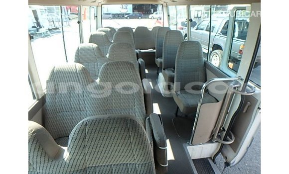 Comprar Importar Toyota Coaster Branco Carro em Import - Dubai em Bengo Province Comprar Importar Toyota Coaster Branco Carro em Import - Dubai em Bengo Province