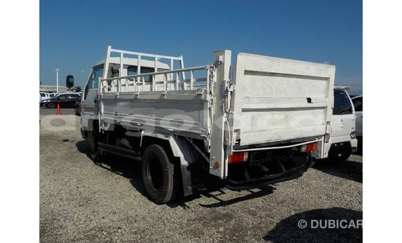 Comprar Importar Toyota Dyna Branco Carro em Import - Dubai em Bengo Province Comprar Importar Toyota Dyna Branco Carro em Import - Dubai em Bengo Province