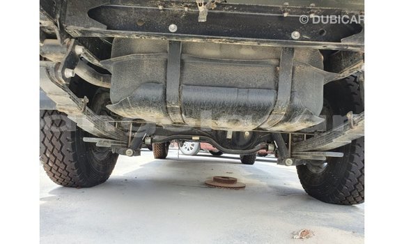 Comprar Importar Toyota Land Cruiser Branco Carro em Import - Dubai em Bengo Province Comprar Importar Toyota Land Cruiser Branco Carro em Import - Dubai em Bengo Province