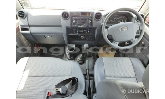 Comprar Importar Toyota Land Cruiser Branco Carro em Import - Dubai em Bengo Province Comprar Importar Toyota Land Cruiser Branco Carro em Import - Dubai em Bengo Province