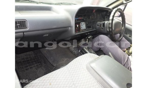 Comprar Importar Toyota Hiace Branco Carro em Import - Dubai em Bengo Province Comprar Importar Toyota Hiace Branco Carro em Import - Dubai em Bengo Province