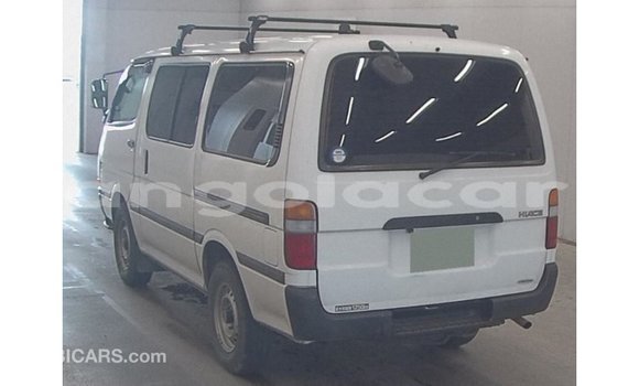 Comprar Importar Toyota Hiace Branco Carro em Import - Dubai em Bengo Province Comprar Importar Toyota Hiace Branco Carro em Import - Dubai em Bengo Province