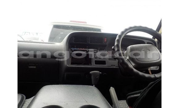 Comprar Importar Toyota Hiace Branco Carro em Import - Dubai em Bengo Province Comprar Importar Toyota Hiace Branco Carro em Import - Dubai em Bengo Province