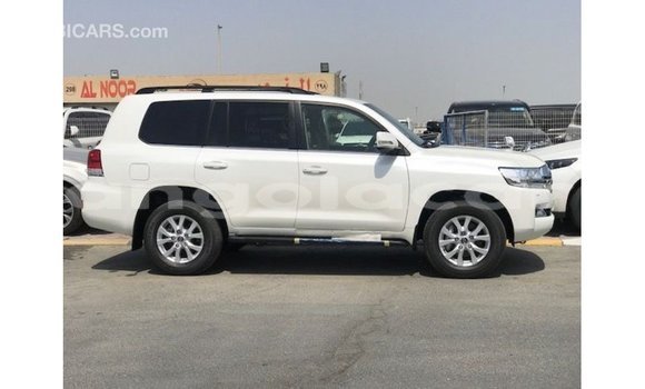 Acheter Import Voiture Toyota Land Cruiser Blanc à Import - Dubai, Province de Bengo Acheter Import Voiture Toyota Land Cruiser Blanc à Import - Dubai, Province de Bengo