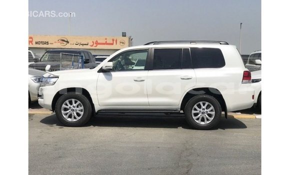 Acheter Import Voiture Toyota Land Cruiser Blanc à Import - Dubai, Province de Bengo Acheter Import Voiture Toyota Land Cruiser Blanc à Import - Dubai, Province de Bengo