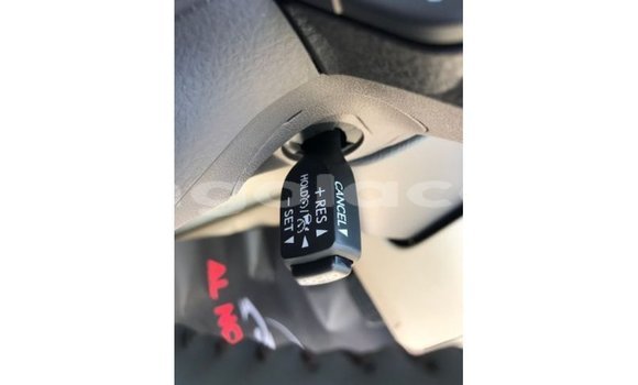 Acheter Import Voiture Toyota Land Cruiser Blanc à Import - Dubai, Province de Bengo Acheter Import Voiture Toyota Land Cruiser Blanc à Import - Dubai, Province de Bengo