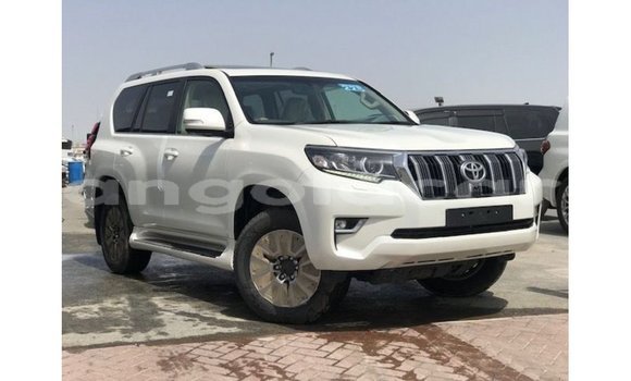 Acheter Import Voiture Toyota Prado Blanc à Import - Dubai, Province de Bengo