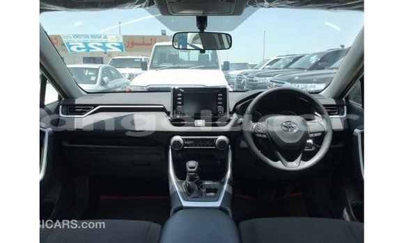 Buy Import Toyota 4Runner White Car in Import - Dubai in Bengo Province Buy Import Toyota 4Runner White Car in Import - Dubai in Bengo Province