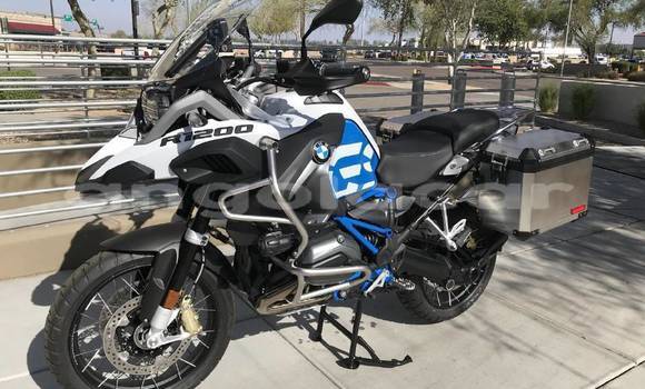 Comprar Usado BMW R1200GS Adventure Prata Moto em Luanda em Luanda Province Comprar Usado BMW R1200GS Adventure Prata Moto em Luanda em Luanda Province