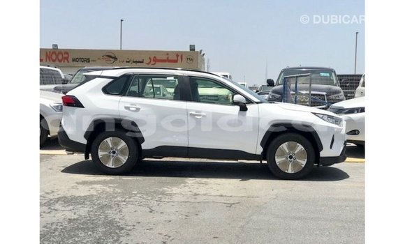 Buy Import Toyota 4Runner White Car in Import - Dubai in Bengo Province Buy Import Toyota 4Runner White Car in Import - Dubai in Bengo Province