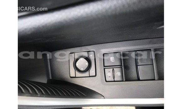 Buy Import Toyota 4Runner White Car in Import - Dubai in Bengo Province Buy Import Toyota 4Runner White Car in Import - Dubai in Bengo Province