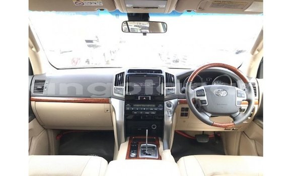 Comprar Importar Toyota Land Cruiser Vermelho Carro em Import - Dubai em Bengo Province Comprar Importar Toyota Land Cruiser Vermelho Carro em Import - Dubai em Bengo Province