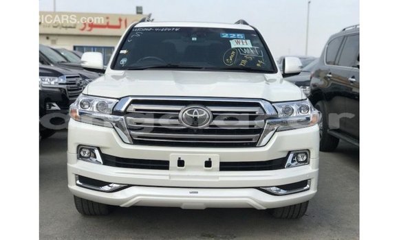 Comprar Importar Toyota Land Cruiser Branco Carro em Import - Dubai em Bengo Province Comprar Importar Toyota Land Cruiser Branco Carro em Import - Dubai em Bengo Province
