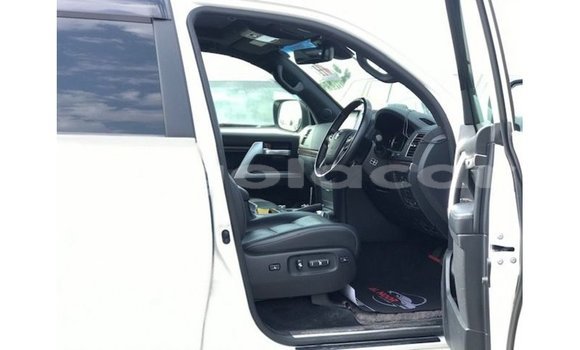 Comprar Importar Toyota Land Cruiser Branco Carro em Import - Dubai em Bengo Province Comprar Importar Toyota Land Cruiser Branco Carro em Import - Dubai em Bengo Province