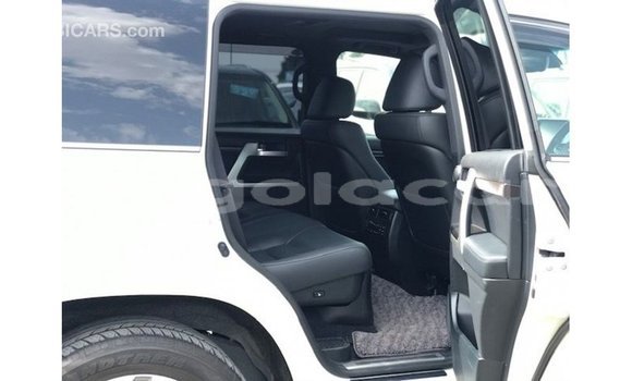 Comprar Importar Toyota Land Cruiser Branco Carro em Import - Dubai em Bengo Province Comprar Importar Toyota Land Cruiser Branco Carro em Import - Dubai em Bengo Province