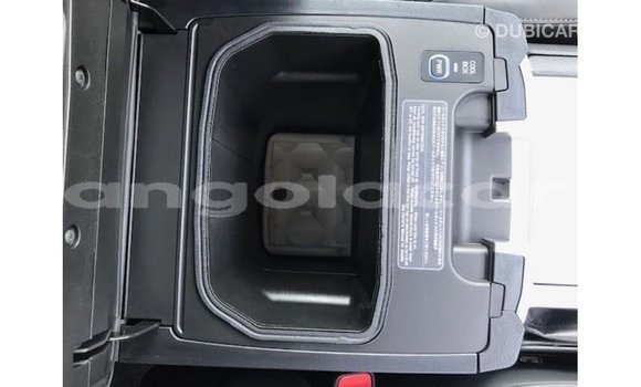 Comprar Importar Toyota Land Cruiser Branco Carro em Import - Dubai em Bengo Province Comprar Importar Toyota Land Cruiser Branco Carro em Import - Dubai em Bengo Province