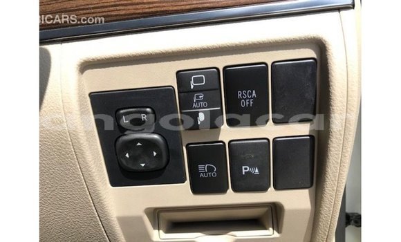 Acheter Import Voiture Toyota Land Cruiser Blanc à Import - Dubai, Province de Bengo Acheter Import Voiture Toyota Land Cruiser Blanc à Import - Dubai, Province de Bengo